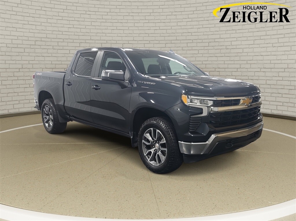 2022 Chevrolet Silverado 1500 LT photo 3