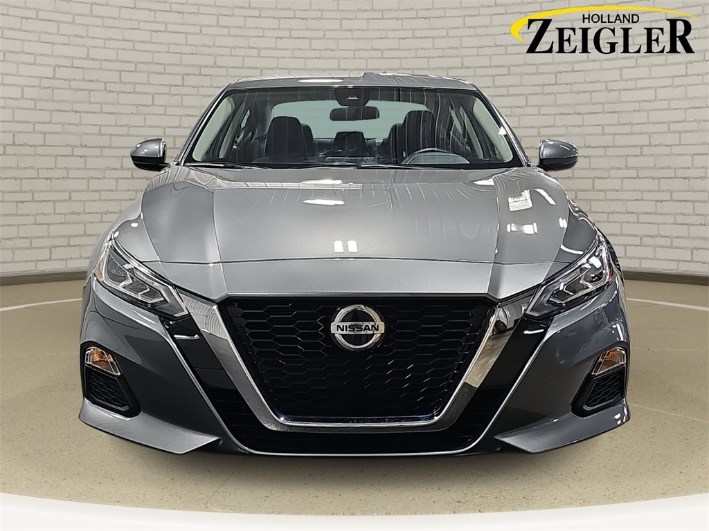 Used 2022 Nissan Altima SV with VIN 1N4BL4DWXNN363461 for sale in Holland, MI
