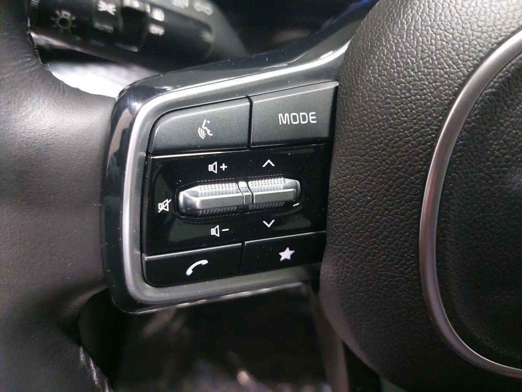 2023 KIA CARNIVAL - Image 18