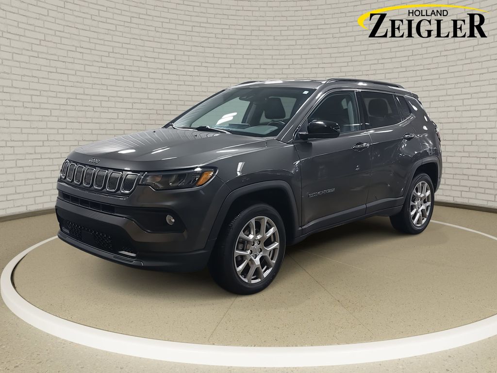 2022 Jeep Compass Latitude Lux's photo