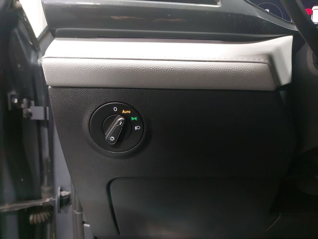 2022 VOLKSWAGEN TAOS - Image 26