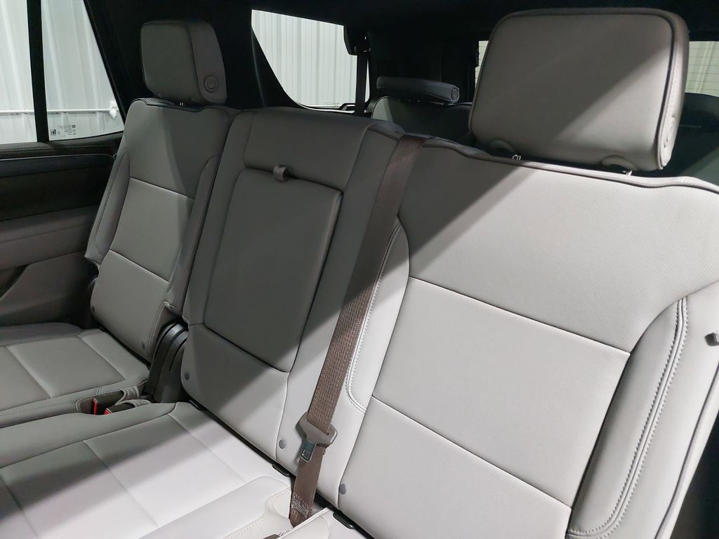 2024 GMC YUKON - Image 16