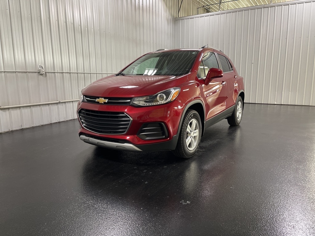 Used 2019 Chevrolet Trax LT with VIN 3GNCJPSBXKL139986 for sale in Holland, MI