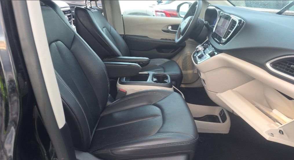 2024 CHRYSLER PACIFICA - Image 11