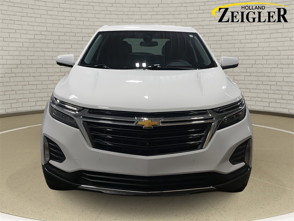 2024 Chevrolet Equinox LT photo 2