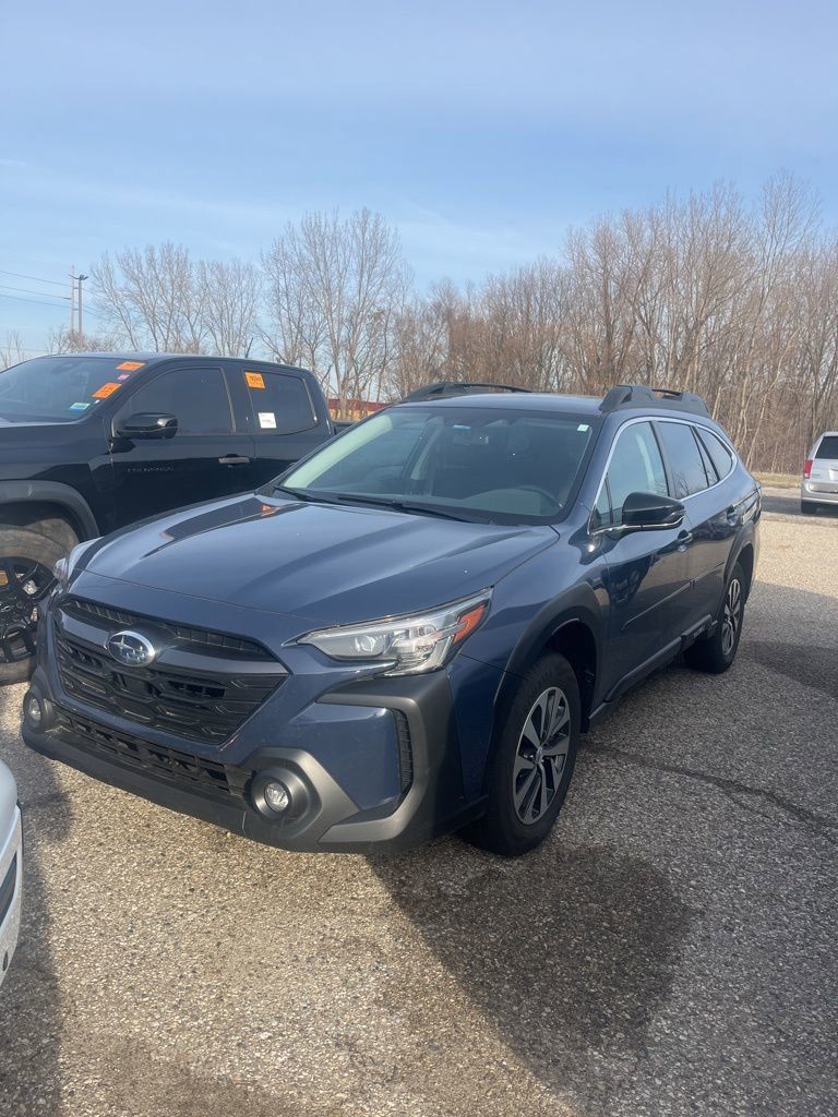 2023 Subaru Outback Premium's photo