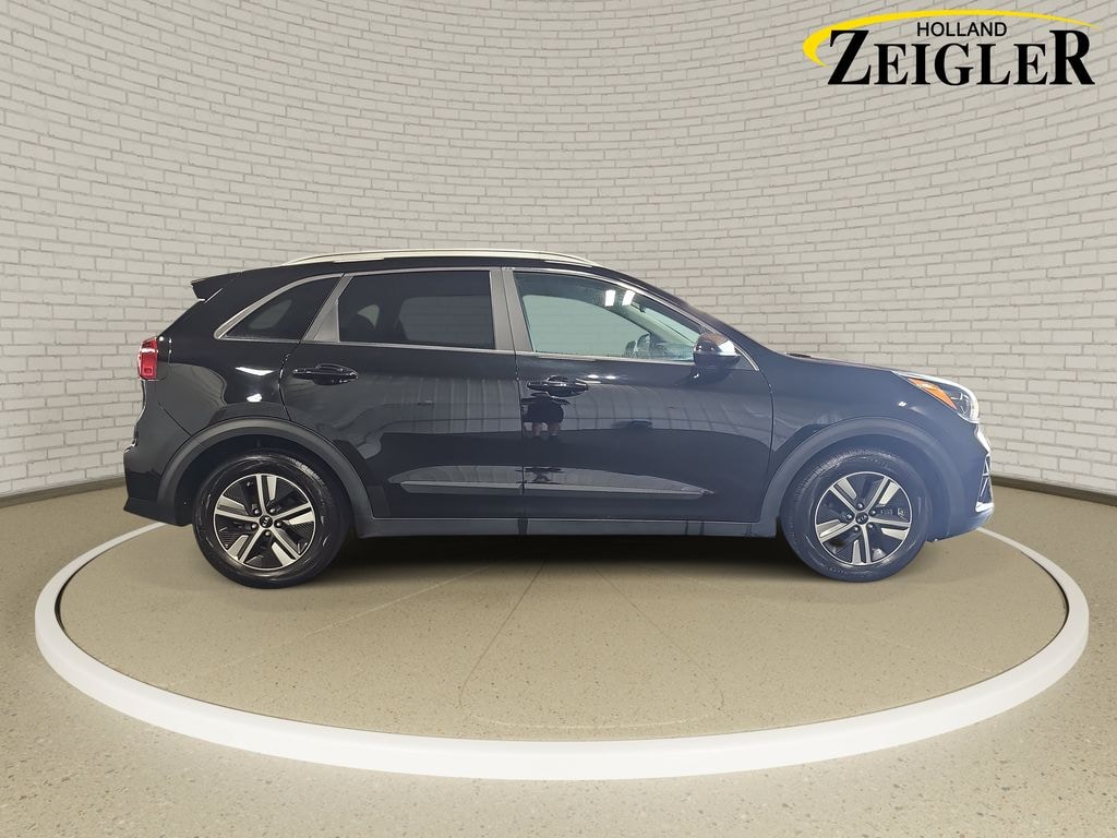 Used 2021 Kia Niro LXS SUV