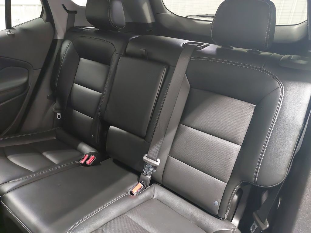 2024 GMC TERRAIN - Image 14