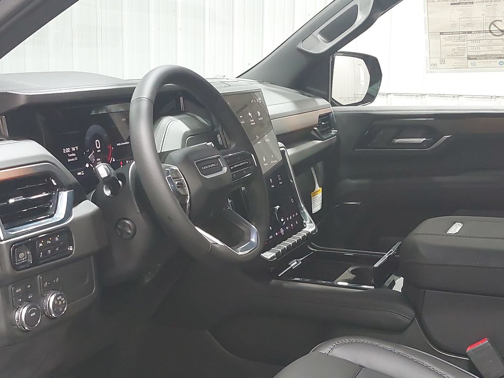 2026 GMC Yukon Denali - Photo 18