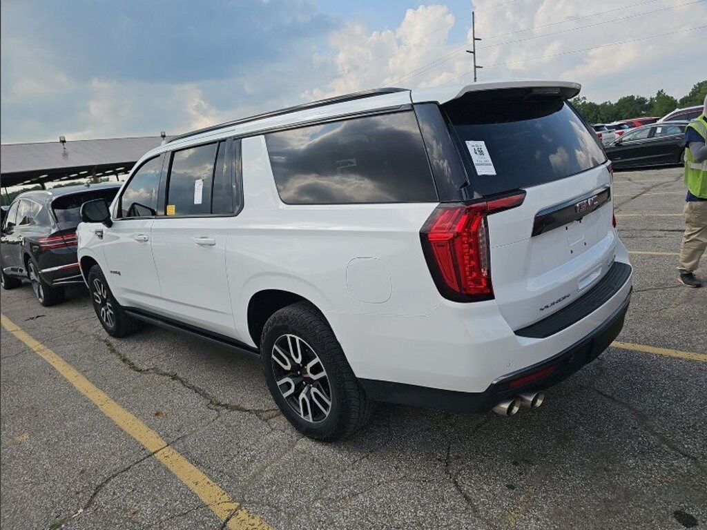 2023 Gmc Yukon XL AT4 photo 3