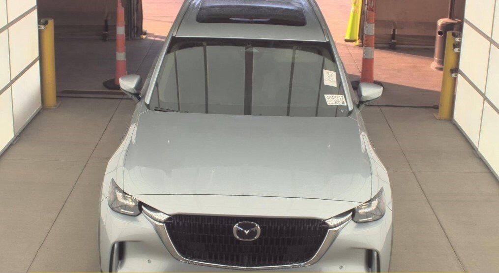 2024 Mazda CX-90 Premium photo 2