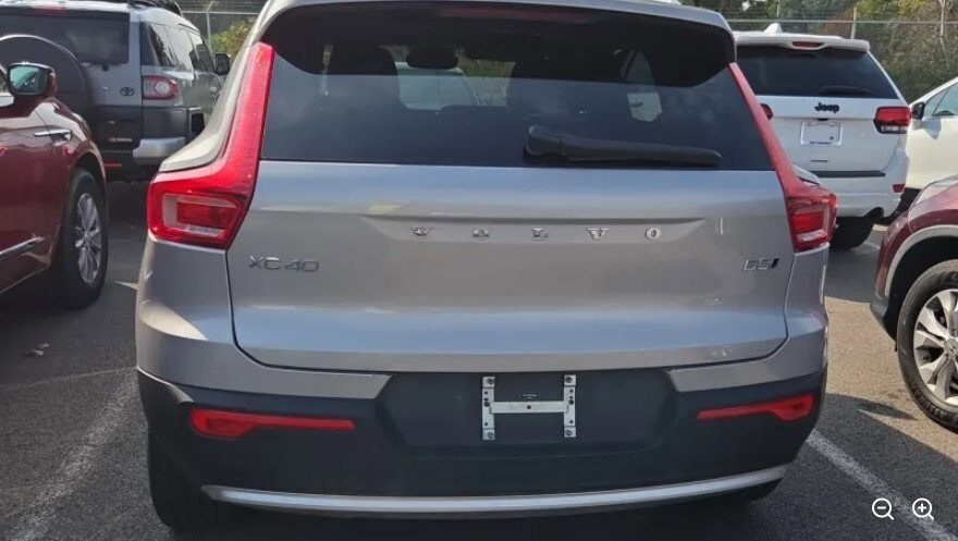 2024 Volvo XC40 Core photo 3