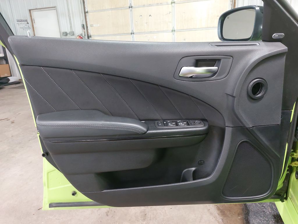 2023 DODGE CHARGER - Image 26