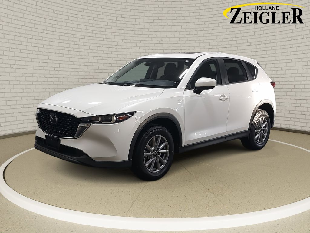 2022 Mazda CX-5 S Preferred package's photo