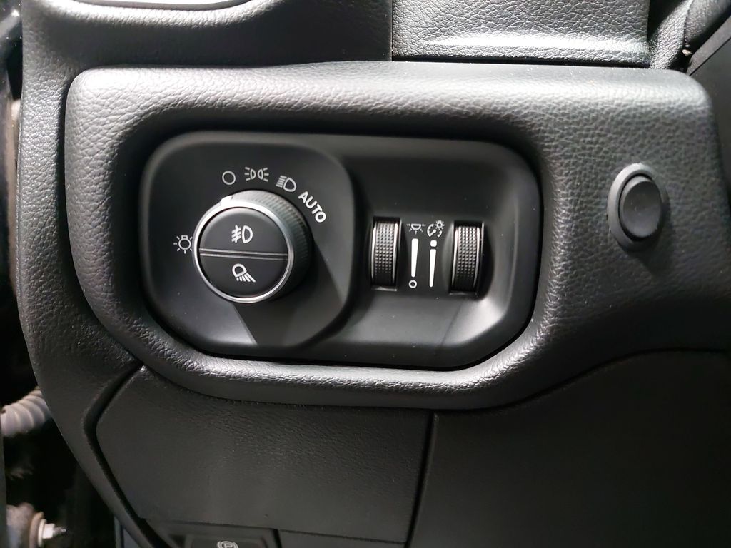 2019 RAM 3500 - Image 26