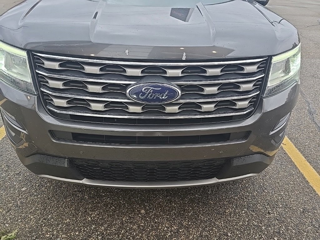 Used 2017 Ford Explorer XLT with VIN 1FM5K8D8XHGB29926 for sale in Holland, MI