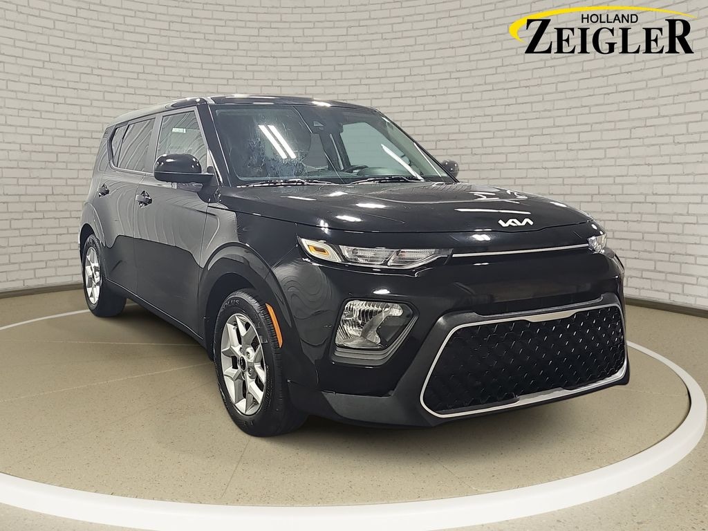 Used 2022 Kia Soul LX Hatchback