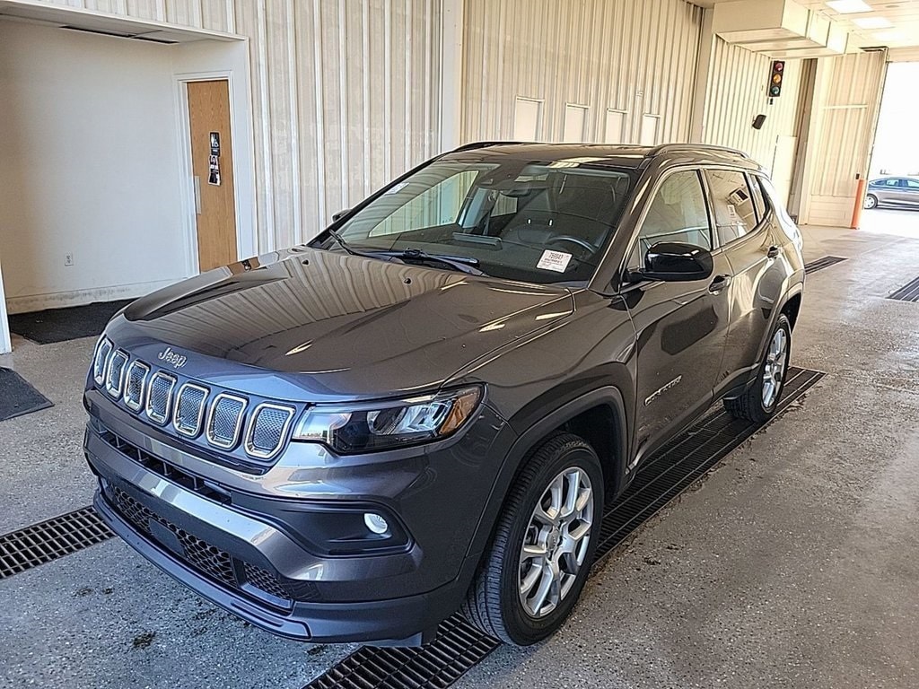 2022 Jeep Compass Latitude Lux