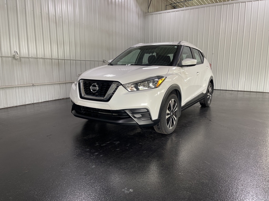 Used 2018 Nissan Kicks SV with VIN 3N1CP5CU3JL524447 for sale in Holland, MI