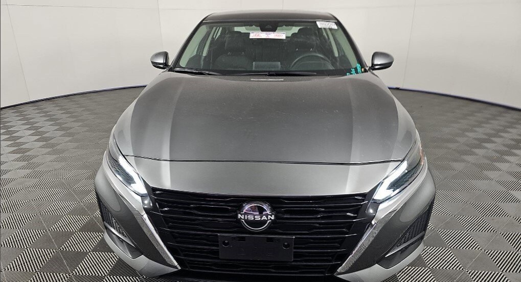 2023 Nissan Altima 2.5 SV photo 2