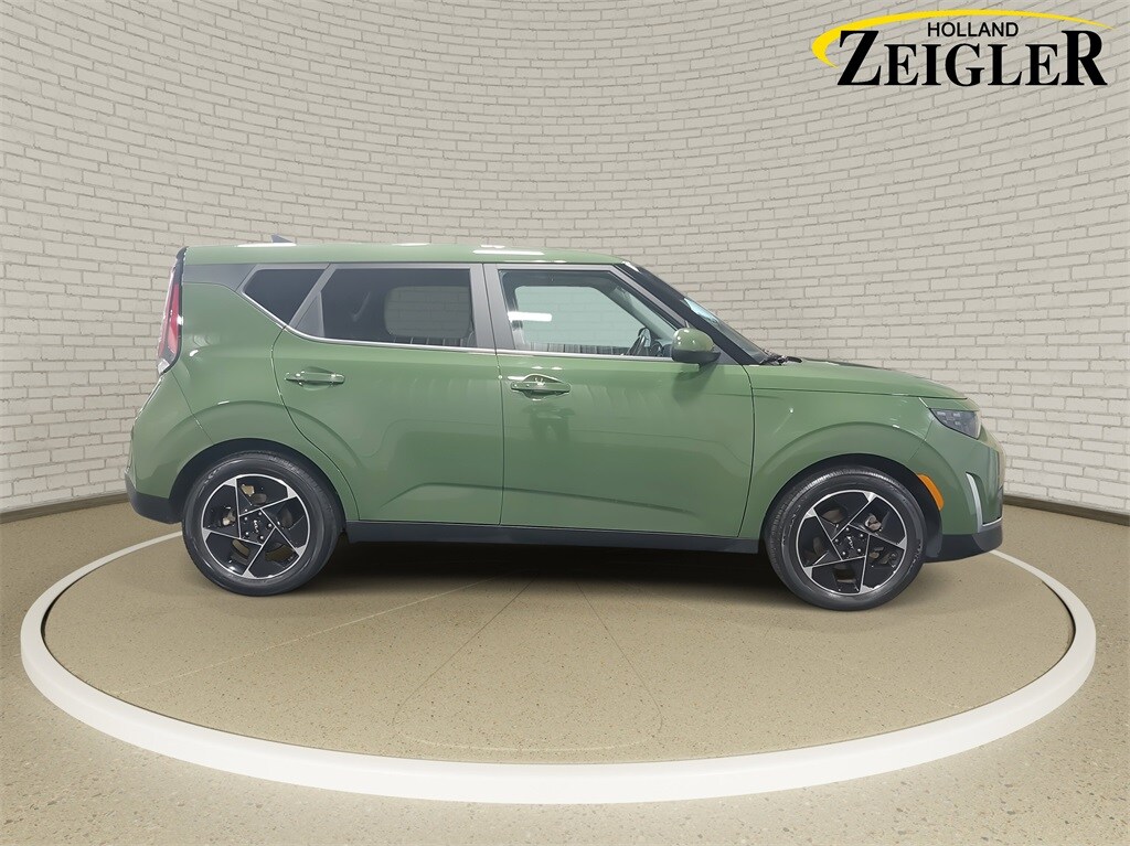 2023 Kia Soul EX photo 4