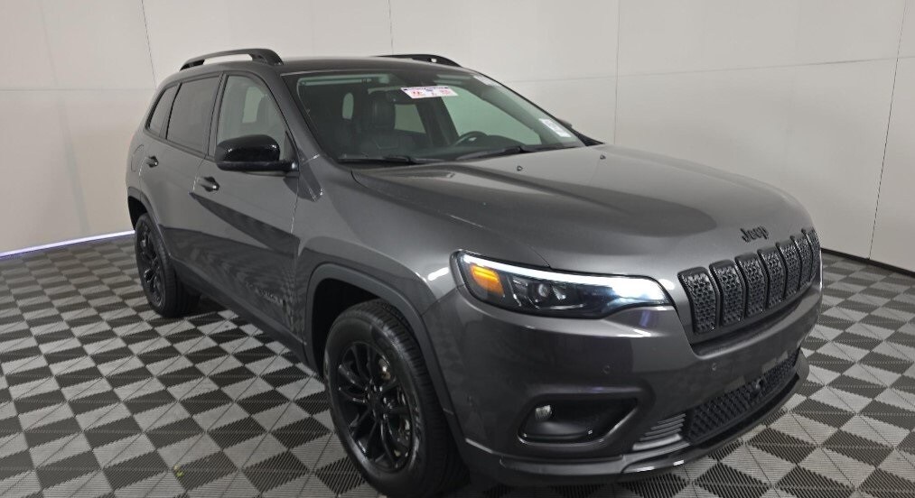 2023 Jeep Cherokee Altitude photo 3