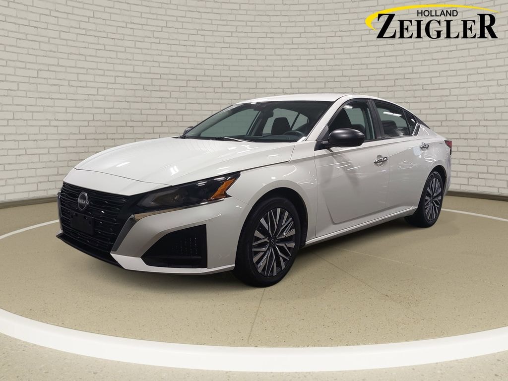 Used 2025 Nissan Altima 2.5 SV Sedan