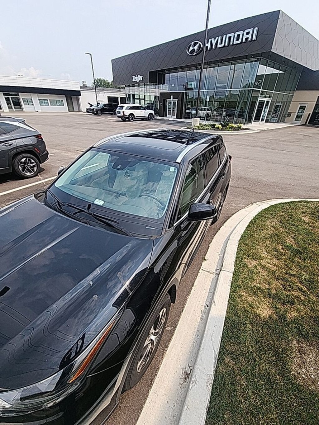 Used 2021 Toyota Highlander XLE SUV