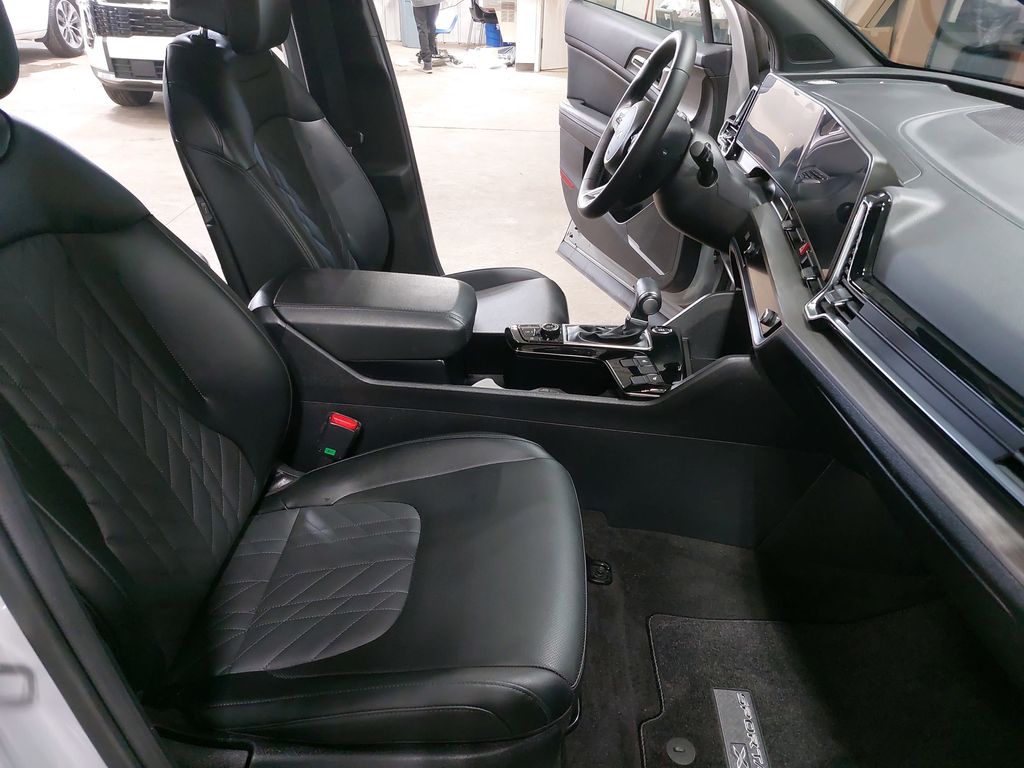 2025 KIA SPORTAGE - Image 10