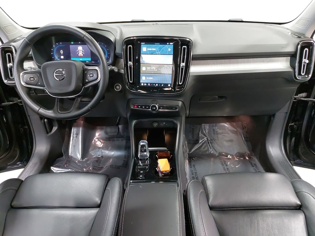 2024 VOLVO XC40 - Image 9