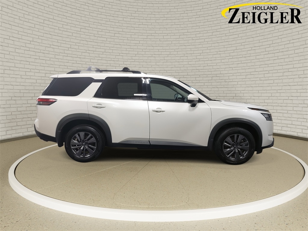 Used 2024 Nissan Pathfinder SV SUV