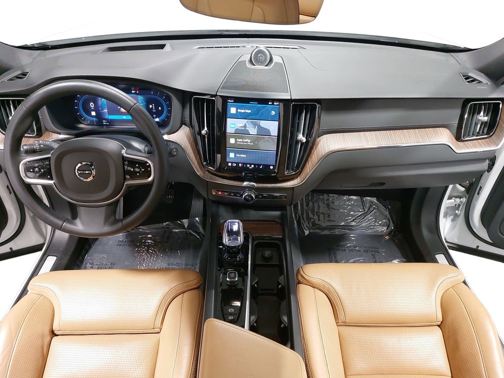 2023 VOLVO XC60 - Image 9