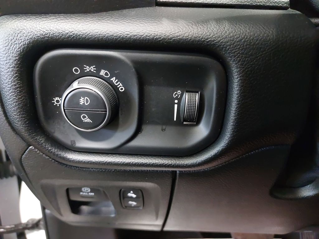 2021 RAM 1500 - Image 24