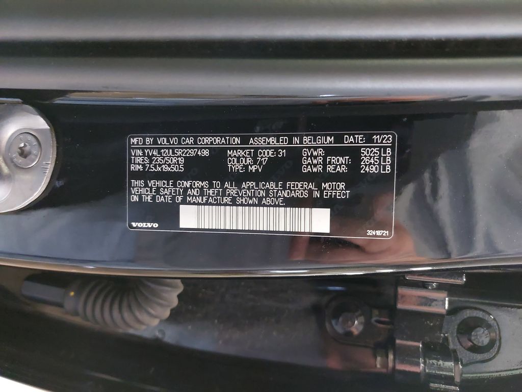 2024 VOLVO XC40 - Image 36