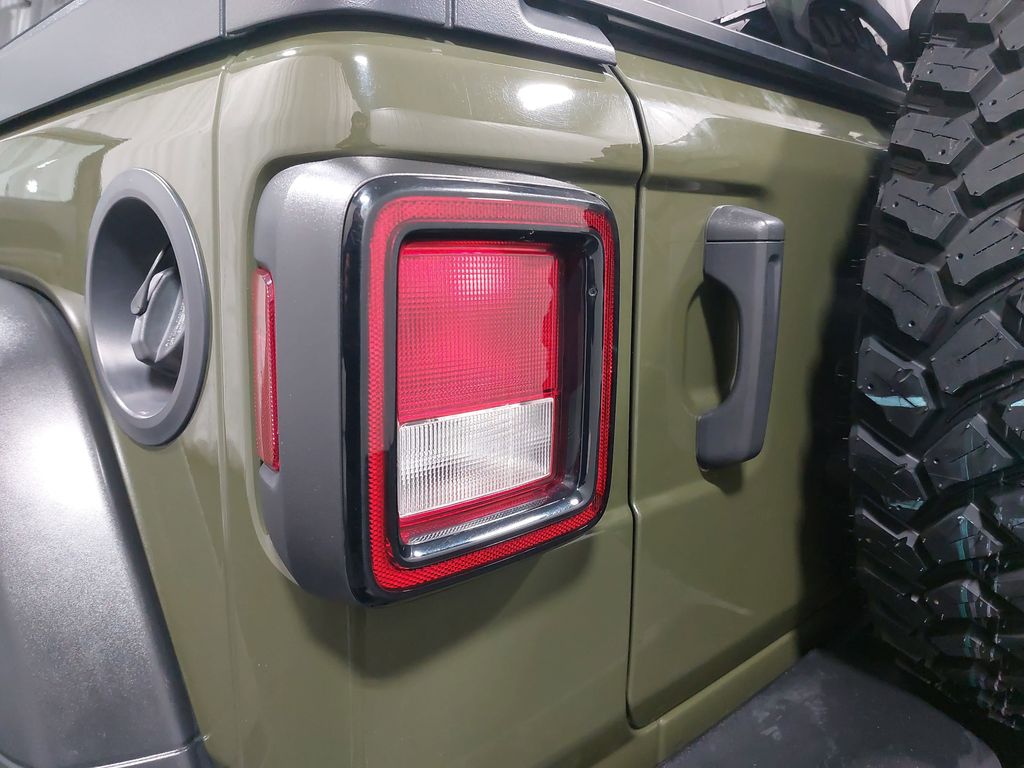 2021 JEEP WRANGLER - Image 33