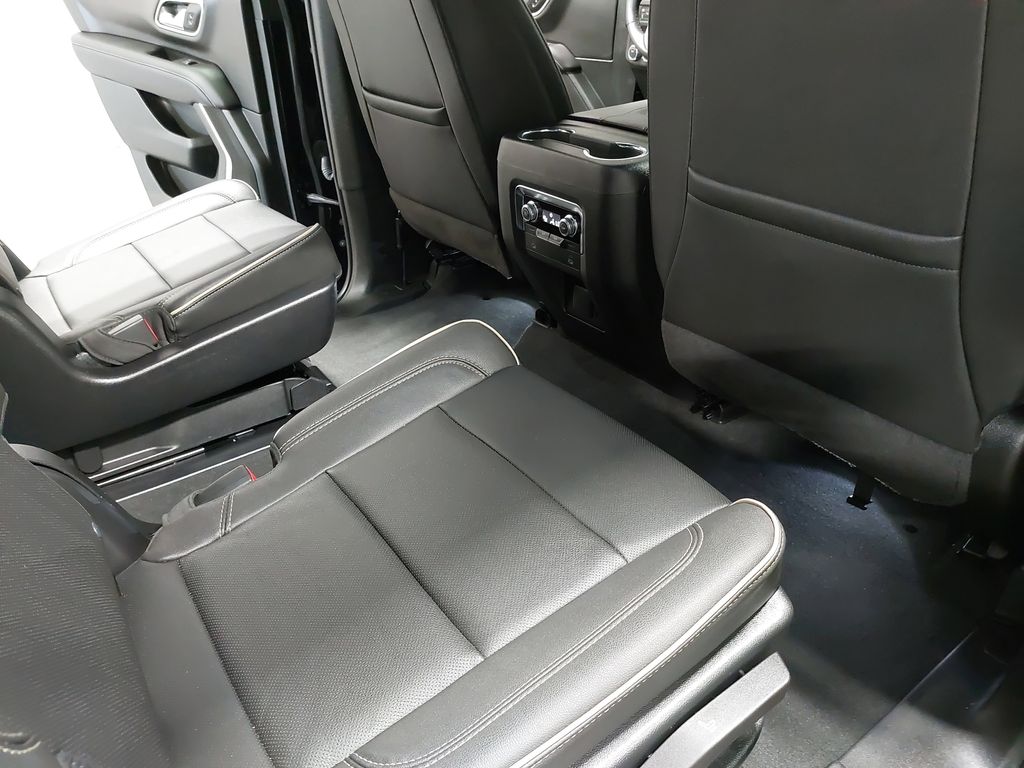 2023 GMC YUKON - Image 11