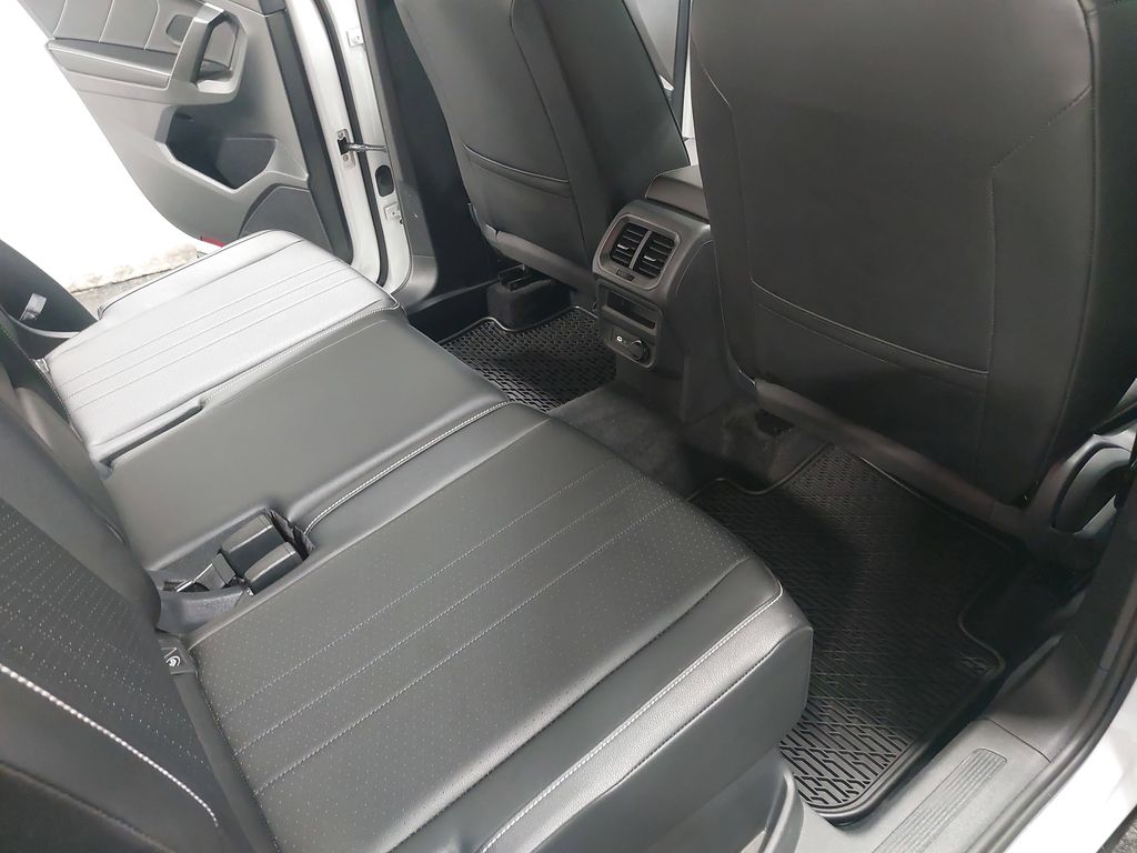 2022 VOLKSWAGEN TIGUAN - Image 11
