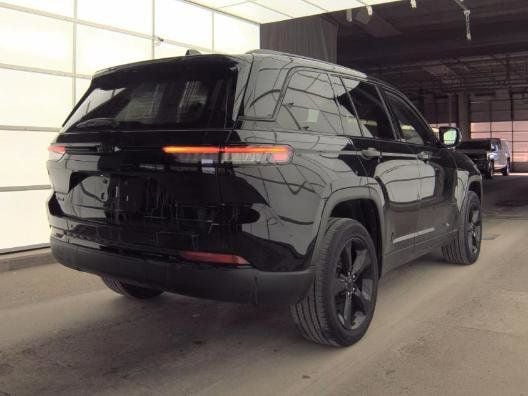 2023 JEEP GRAND CHEROKEE - Image 4