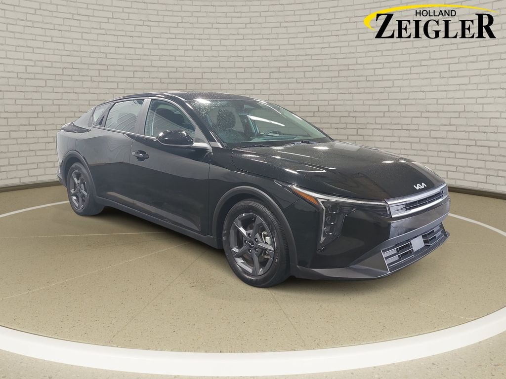 Certified 2025 Kia K4 LXS Sedan