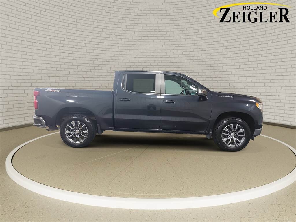 2022 Chevrolet Silverado 1500 LT photo 4