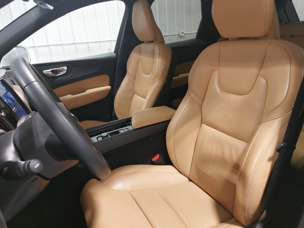2023 VOLVO XC60 - Image 15