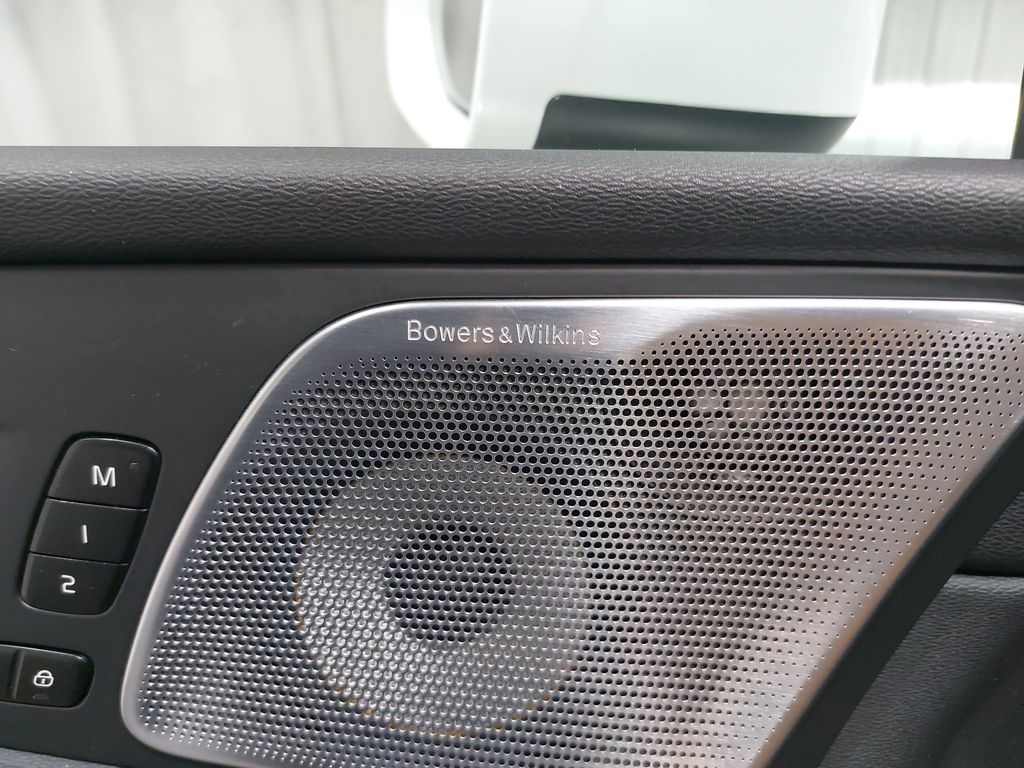 2023 VOLVO XC60 - Image 29