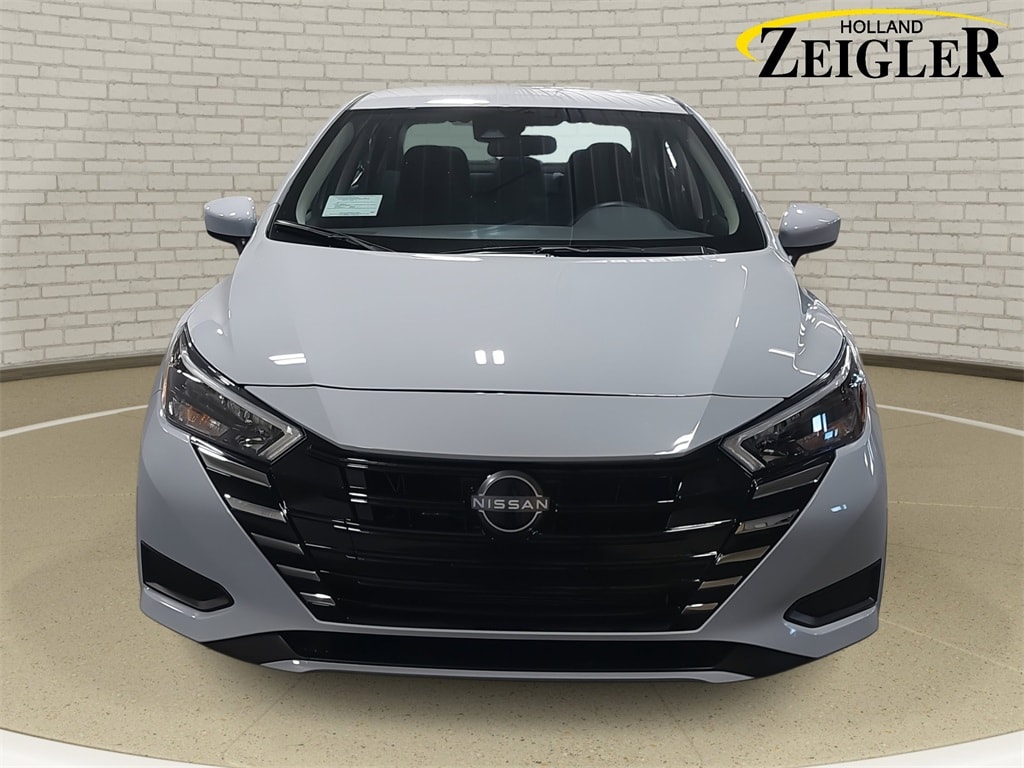 New 2025 Nissan Versa 1.6 SV Sedan