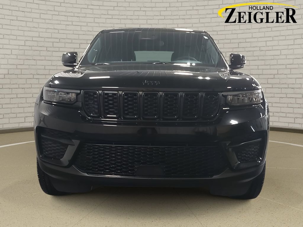 Used 2023 Jeep Grand Cherokee Altitude SUV