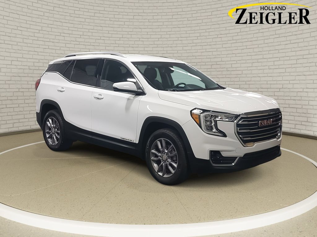 2024 GMC TERRAIN - Image 3