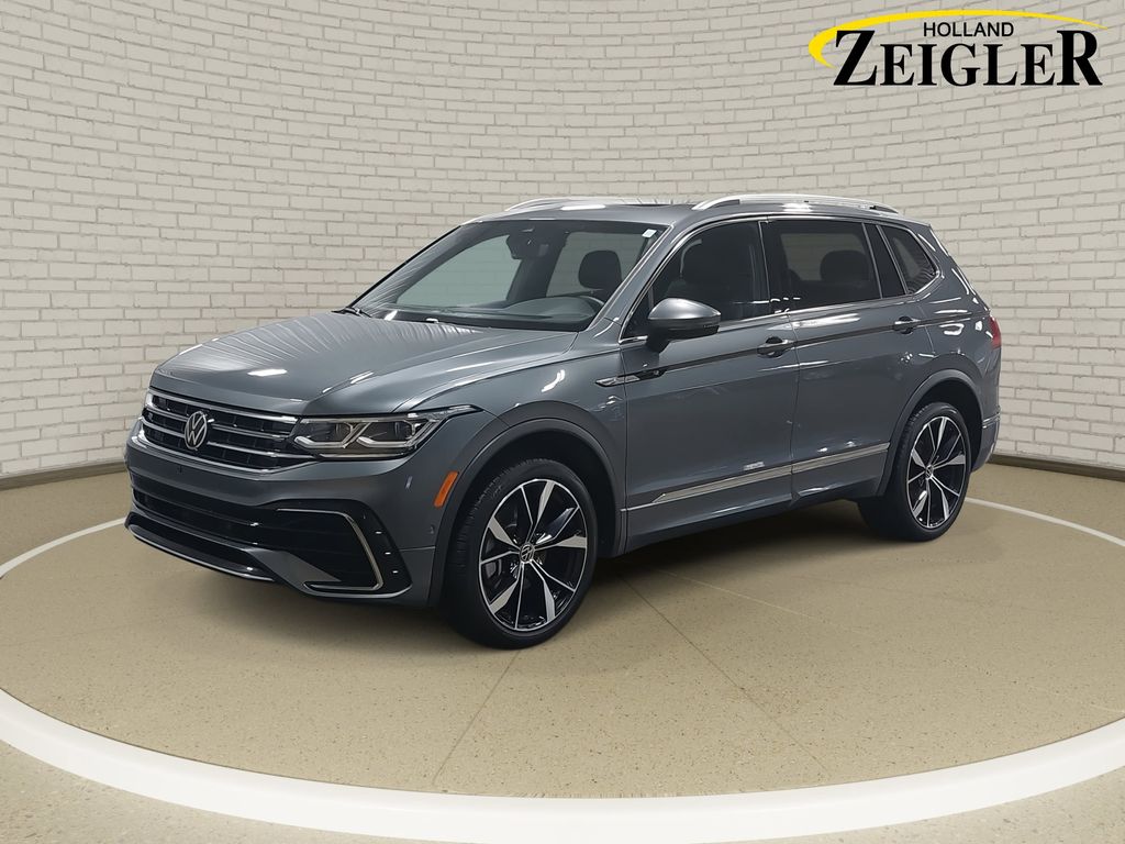 2022 Volkswagen Tiguan SEL R-LINE's photo