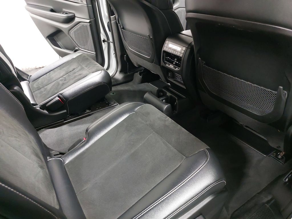 2023 JEEP GRAND CHEROKEE L - Image 11