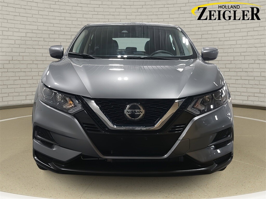 2022 Nissan Rogue Sport S photo 2