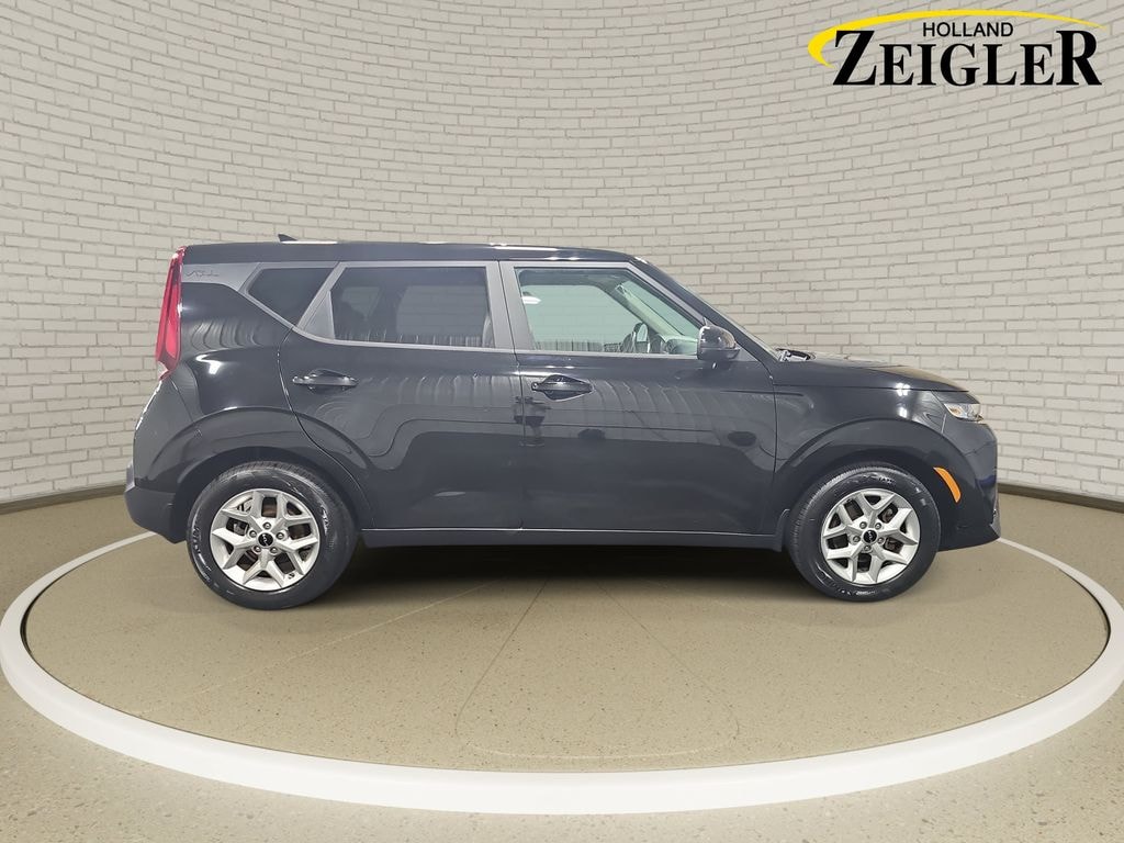 Used 2022 Kia Soul LX Hatchback