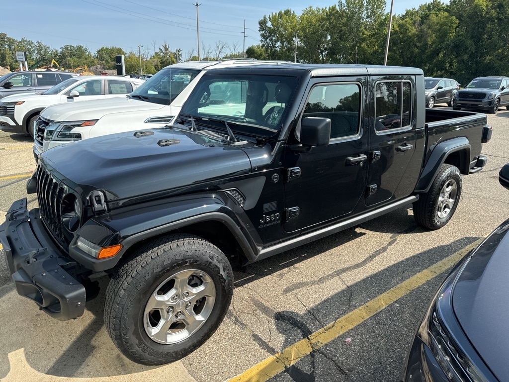 Used 2021 Jeep Gladiator Freedom with VIN 1C6HJTAG0ML554101 for sale in Holland, MI